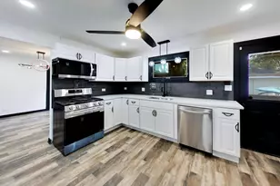 1619 Elizabeth Ave, North Chicago, IL 60064 - Photo 8