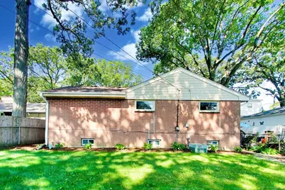 1619 Elizabeth Avenue, North Chicago, IL 60064 - Photo 30