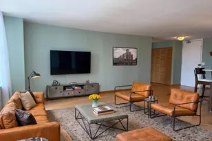 655 W Irving Park Rd, Chicago, IL 60613 - Photo 12