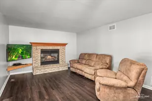 1119 Cathy Dr, Joliet, IL 60431 - Photo 10