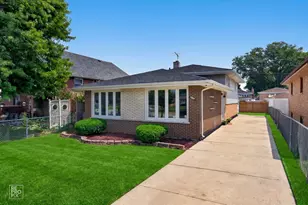 7725 Narragansett Ave, Burbank, IL 60459 - Photo 1