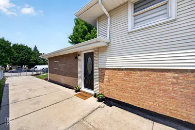 7725 Narragansett Avenue, Burbank, IL 60459 - Photo 18