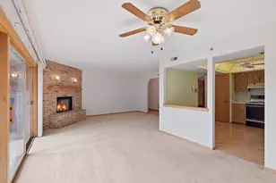 9164 Del Prado Dr, Palos Hills, IL 60465 - Photo 4