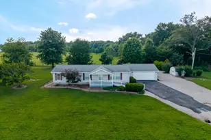 4581 Hotze Rd, Salem, IL 62881 - Photo 4
