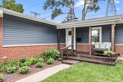 601 Walnut Lane, Elk Grove Village, IL 60007 - Photo 2