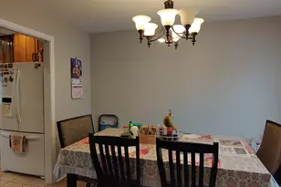 223 Willow Ln, Bloomingdale, IL 60108 - Photo 6