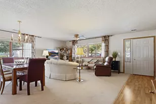 801 Coventry Ln, Sterling, IL 61081 - Photo 6