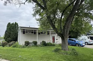 15 Curtmar Ct, Montgomery, IL 60538 - Photo 2