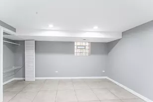 12238 S Yale Ave, Chicago, IL 60628 - Photo 24