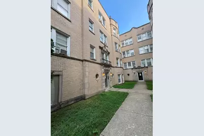 2751 W Arthur Avenue #2, Chicago, IL 60645 - Photo 2