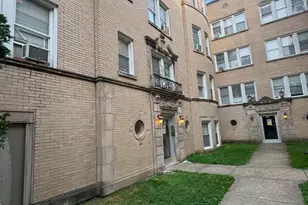 2751 W Arthur Ave, Chicago, IL 60645 - Photo 2