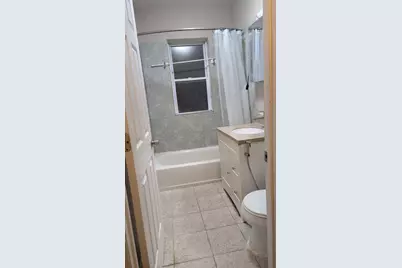 2751 W Arthur Avenue #2, Chicago, IL 60645 - Photo 8