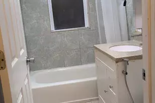 2751 W Arthur Ave, Chicago, IL 60645 - Photo 8