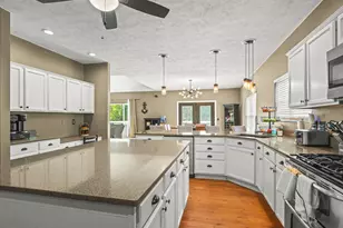 1393 Chadbourne Dr, Davis, IL 61019 - Photo 8