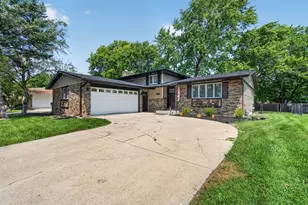 2844 193rd St, Lansing, IL 60438 - Photo 1