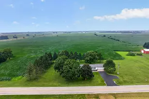 14121 Barber Greene Rd, Sycamore, IL 60178 - Photo 32