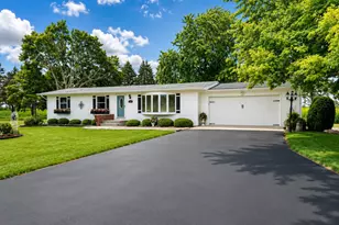 14121 Barber Greene Rd, Sycamore, IL 60178 - Photo 2