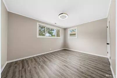 17555 Howe Avenue, Homewood, IL 60430 - Photo 16