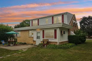2218 Pearsall Pkwy, Waukegan, IL 60085 - Photo 24