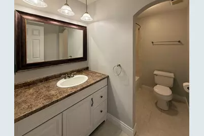 9S070 Frontage Road #102, Willowbrook, IL 60527 - Photo 8