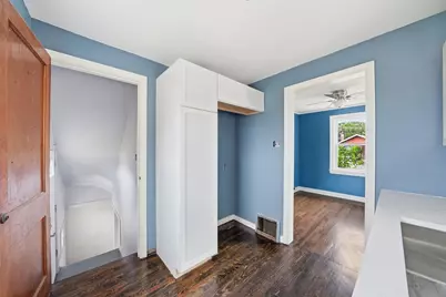 10619 S Avenue C, Chicago, IL 60617 - Photo 8
