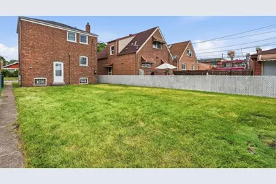 10619 S Avenue C, Chicago, IL 60617 - Photo 18