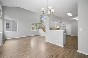 2739 Odlum Dr, Schaumburg, IL 60194 - Photo 10