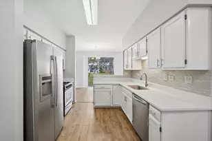 2739 Odlum Dr, Schaumburg, IL 60194 - Photo 12