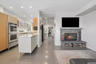 2452 N Janssen Ave, Chicago, IL 60614 - Photo 18