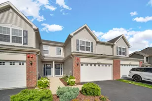 1129 Hawk Hollow Dr, Yorkville, IL 60560 - Photo 2