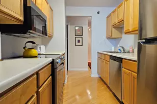 70 W Huron St, Chicago, IL 60654 - Photo 18