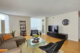70 W Huron St, Chicago, IL 60654 - Photo 6