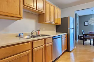 70 W Huron St, Chicago, IL 60654 - Photo 22