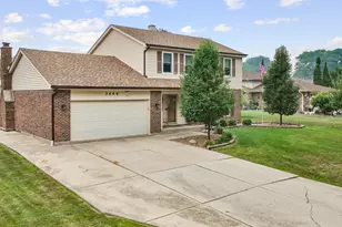 3444 Drover Ln, Darien, IL 60561 - Photo 2