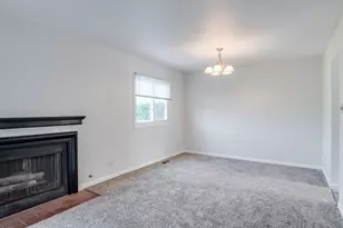 889 Heatherbrook Ct, Wheaton, IL 60189 - Photo 10