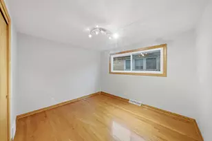 6055 W 64th St, Chicago, IL 60638 - Photo 10
