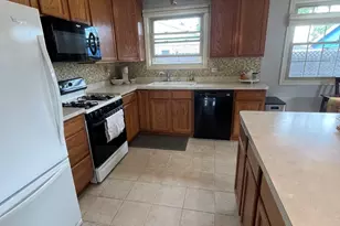 13039 W Playfield Dr, Crestwood, IL 60418 - Photo 6