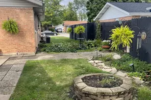 13039 W Playfield Dr, Crestwood, IL 60418 - Photo 16