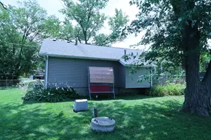 42690 N Lake Dr, Antioch, IL 60002 - Photo 16