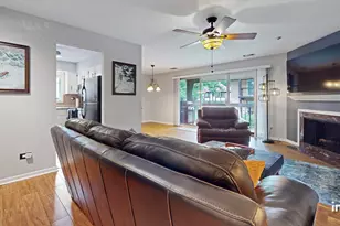 12 Algonquin Trail, Indian Head Park, IL 60525 - Photo 2