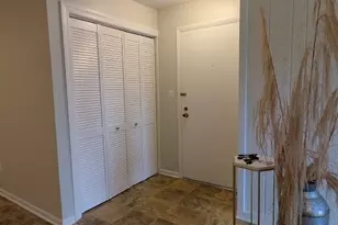 596 Somerset Ln, Crystal Lake, IL 60014 - Photo 2