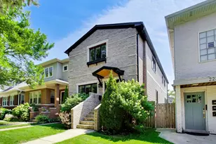 2237 W Winona St, Chicago, IL 60625 - Photo 2