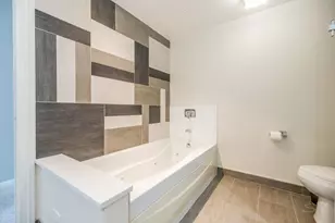 21 E Huron St, Chicago, IL 60611 - Photo 50