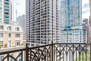 21 E Huron St, Chicago, IL 60611 - Photo 26