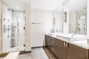 21 E Huron St, Chicago, IL 60611 - Photo 48
