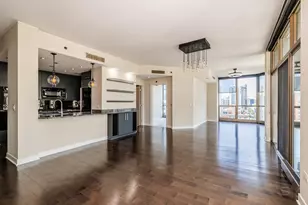 21 E Huron St, Chicago, IL 60611 - Photo 28