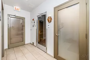 21 E Huron St, Chicago, IL 60611 - Photo 66