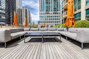 21 E Huron St, Chicago, IL 60611 - Photo 76