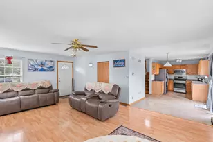 1718 Mountain Ridge Pass, Plainfield, IL 60586 - Photo 4