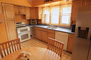 10313 S Karlov Ave, Oak Lawn, IL 60453 - Photo 6